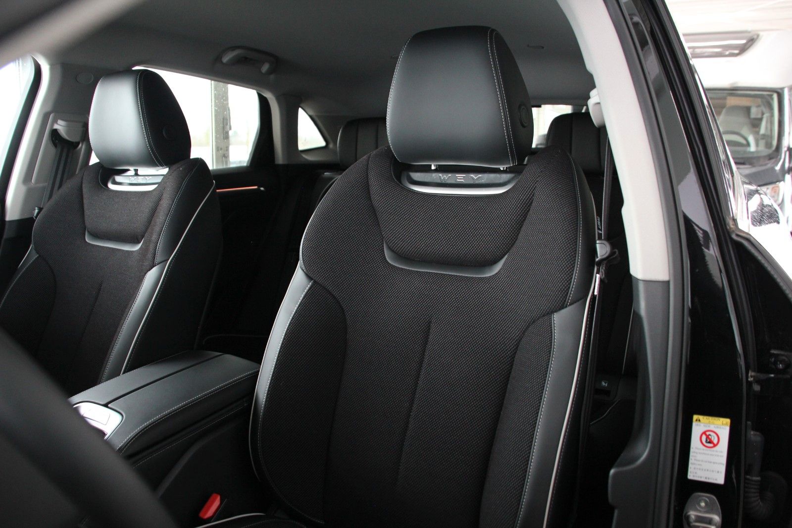 Fahrzeugabbildung GWM Wey 05 PHEV AWD Premium
