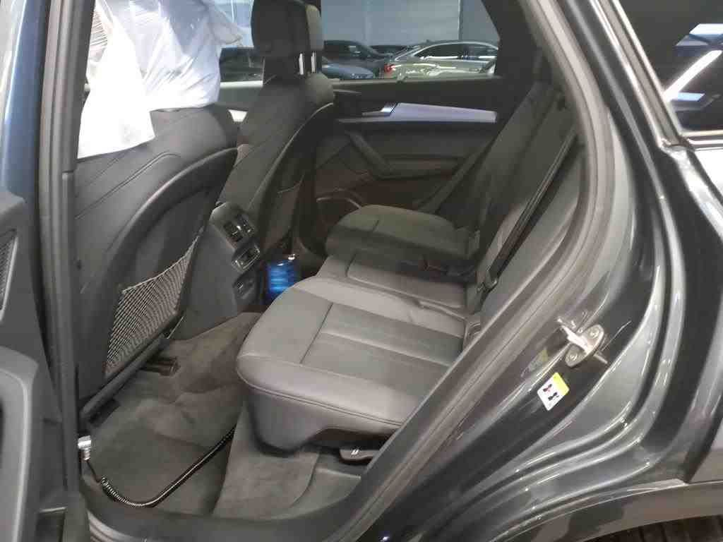 Fahrzeugabbildung Audi Q5 45 TFSI S-Line quattro S-tronic STH Matrix AH
