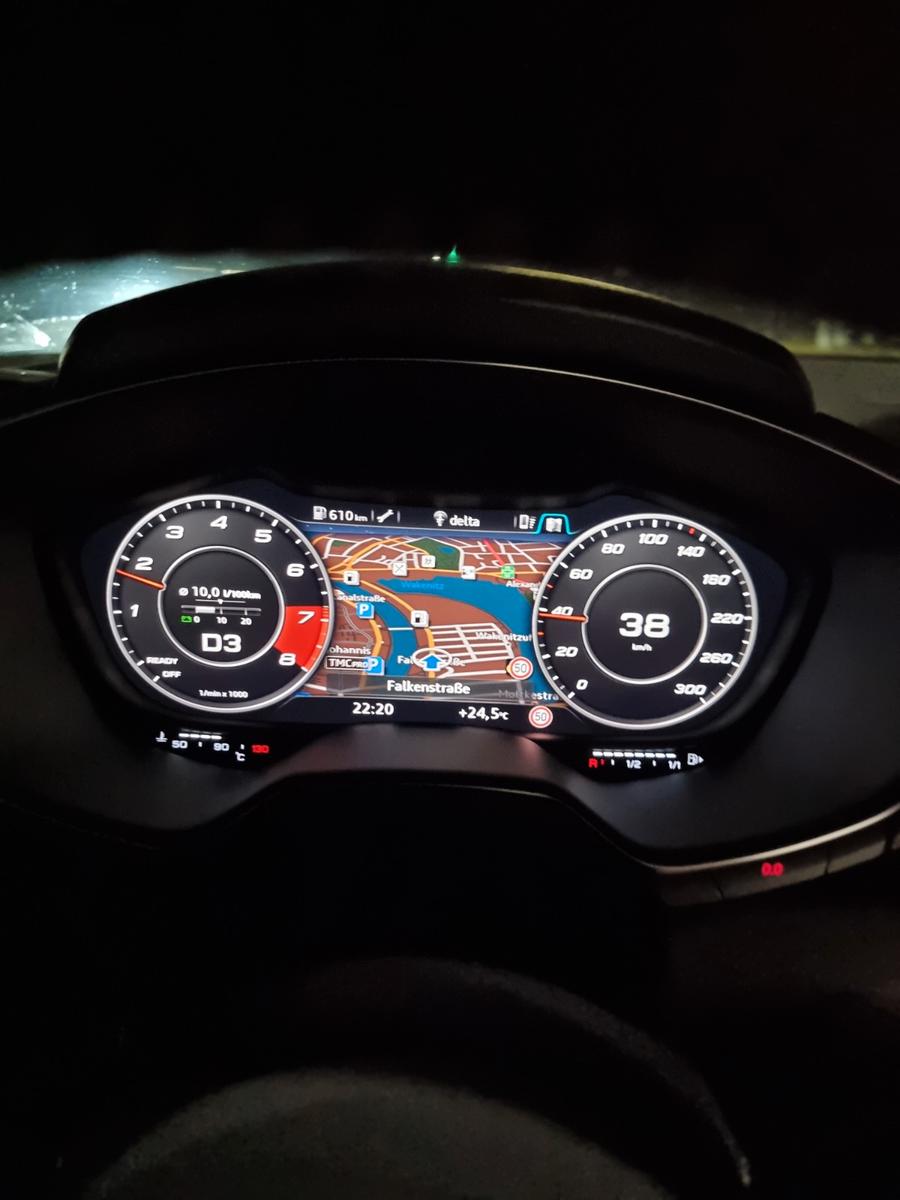 Audi TT Roadster 2.0 TFSI S tronic quattro -