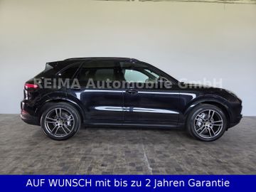 Porsche Cayenne - 1