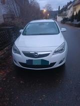 Opel Astra J 1.6 mit TÜV bis 06/2026 - Opel Astra mit Benzin-Antrieb: Kleinwagen, 1.6