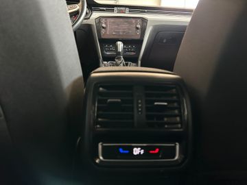Volkswagen Passat *LED*AHK*1.HAND*19%*SPURAS*ACC*