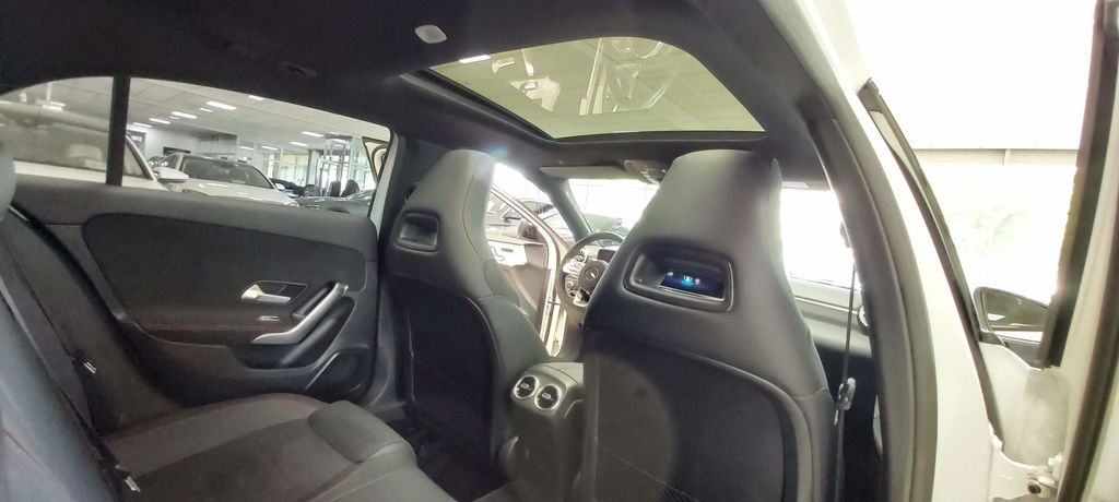 Mercedes-Benz A 250 4M AMG PANO 19 ZOLL TOTW NETTO 32.400