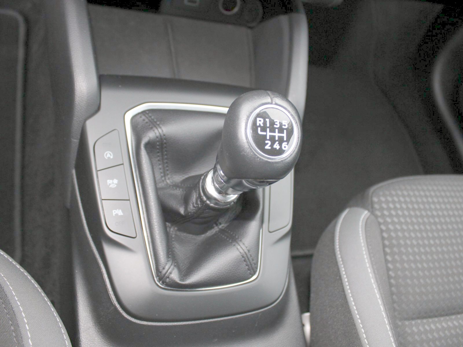 Fahrzeugabbildung Ford Focus Cool & Connect 1,5 EcoBlue