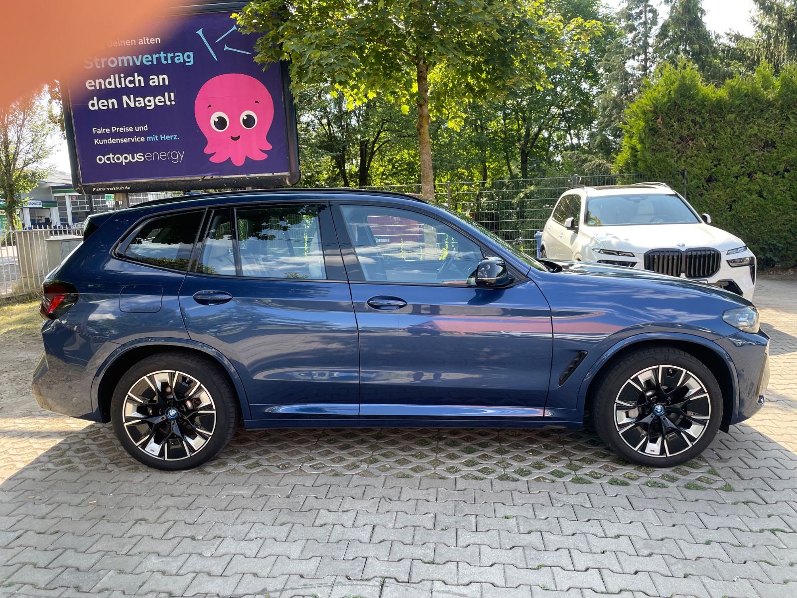BMW iX3 Impressive Panora Head Up 360°Kamera foto 8