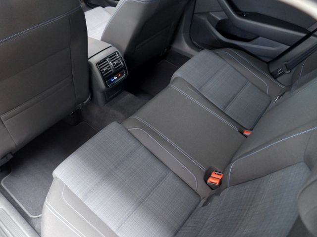 Fahrzeugabbildung Volkswagen Passat Variant GTE 1.4 TSI DSG | LED AHK RFK ACC
