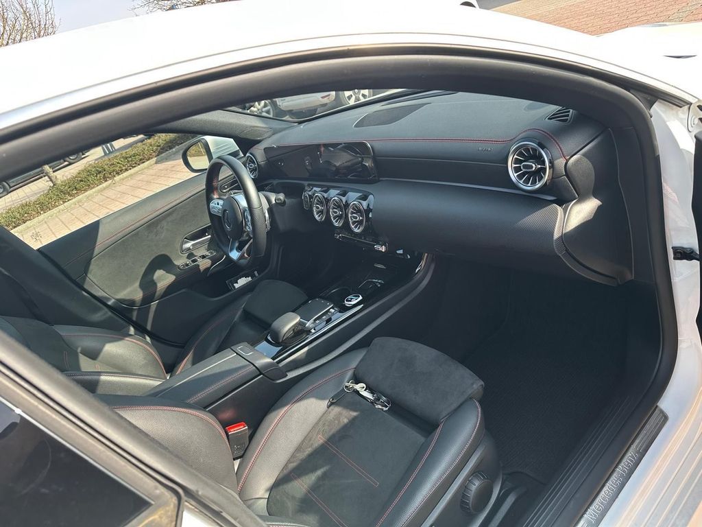 Image of Mercedes-Benz CLA 200 Shooting Brake