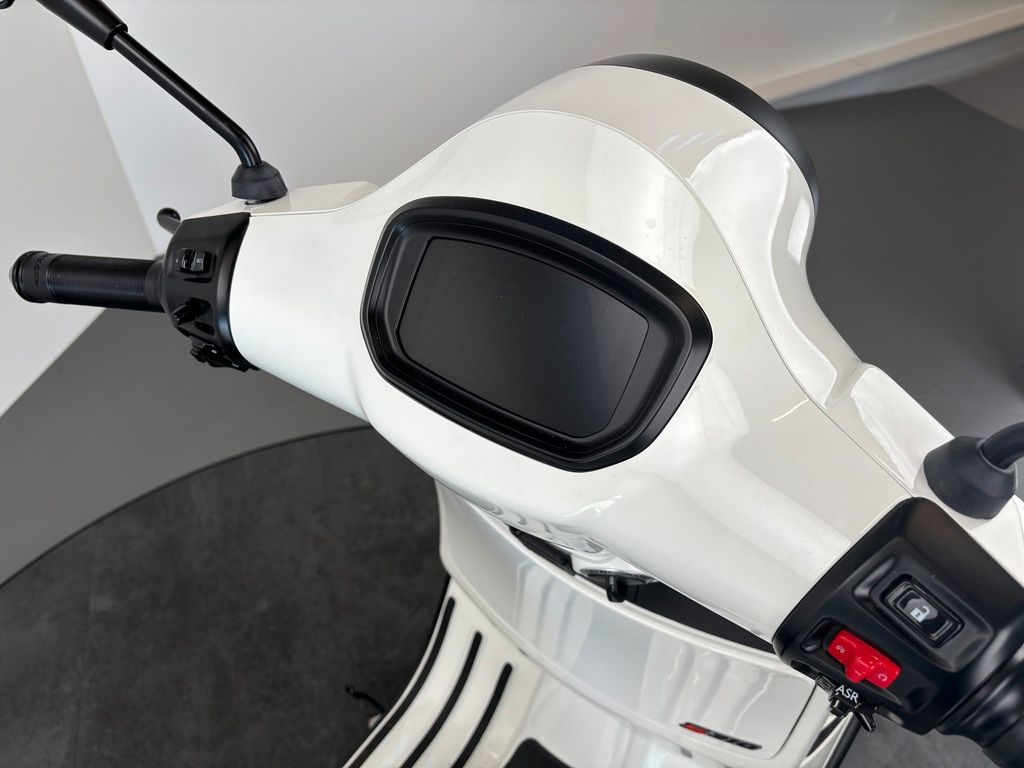 Fahrzeugabbildung Vespa GTS 310 FL SuperSport *NEUFAHRZEUG 2026*