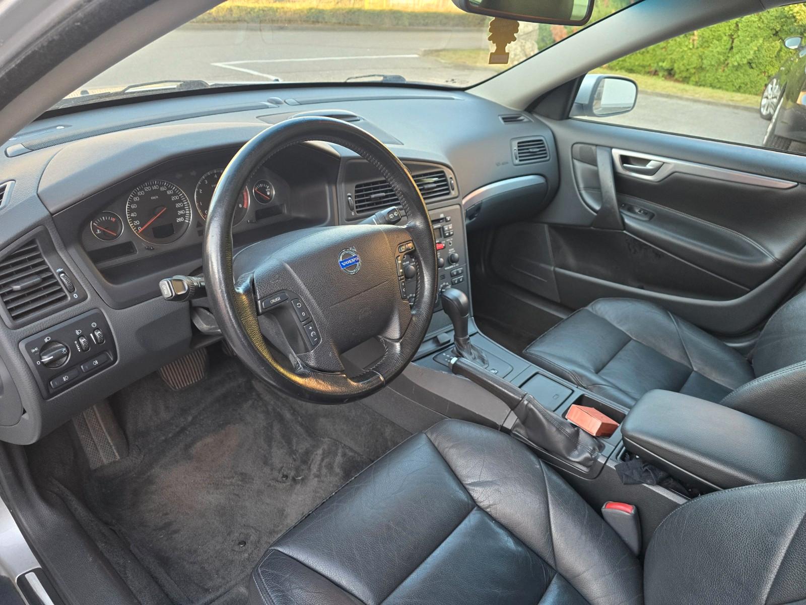 Volvo V70 2004 — photo 9