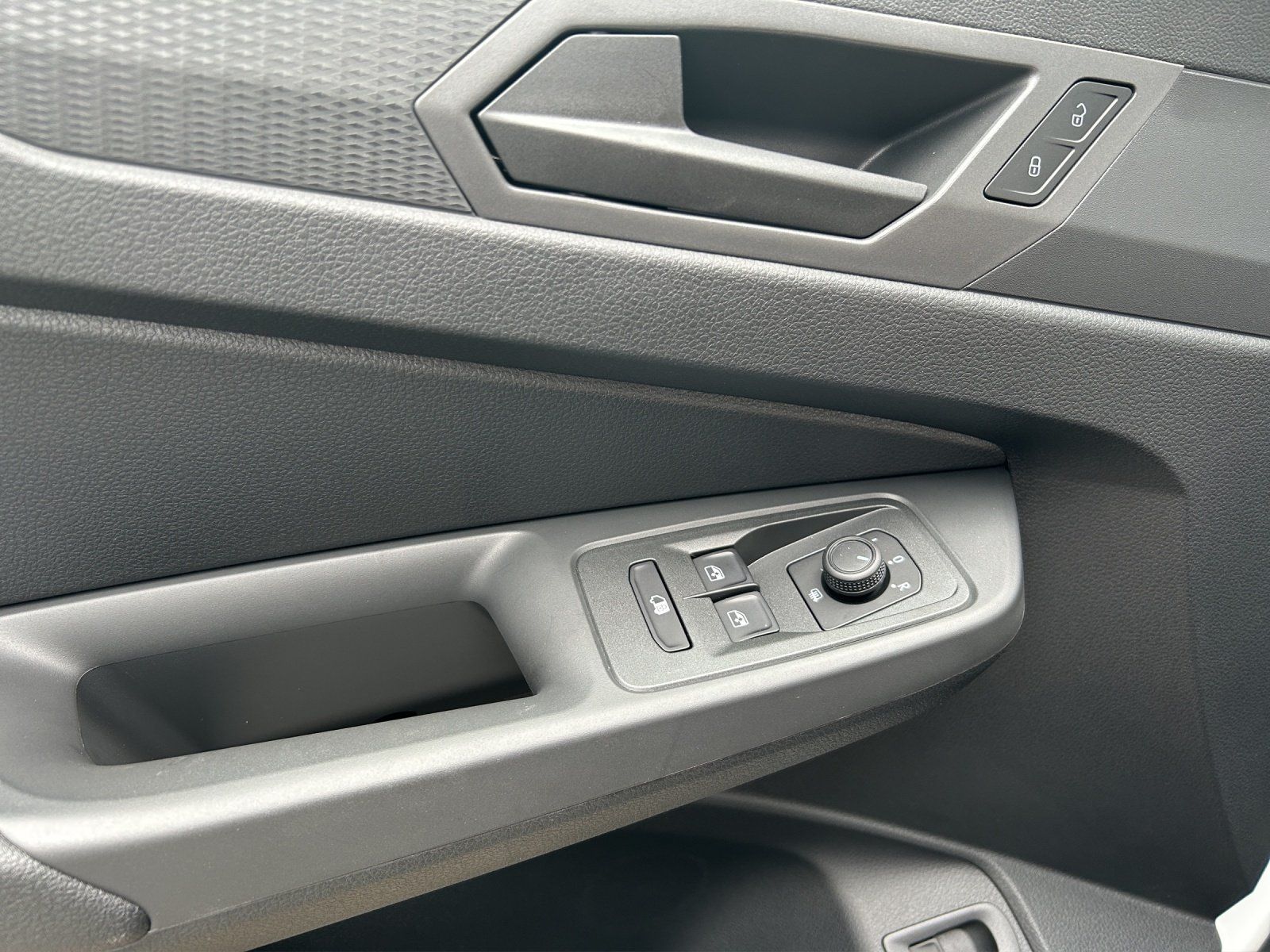 Fahrzeugabbildung Ford Transit Connect Trend Schieb. Rech. Holzboden GJ