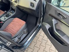 Fahrzeugabbildung Seat Ateca Xcellence 4Drive Navi LED AHK 1. Hand