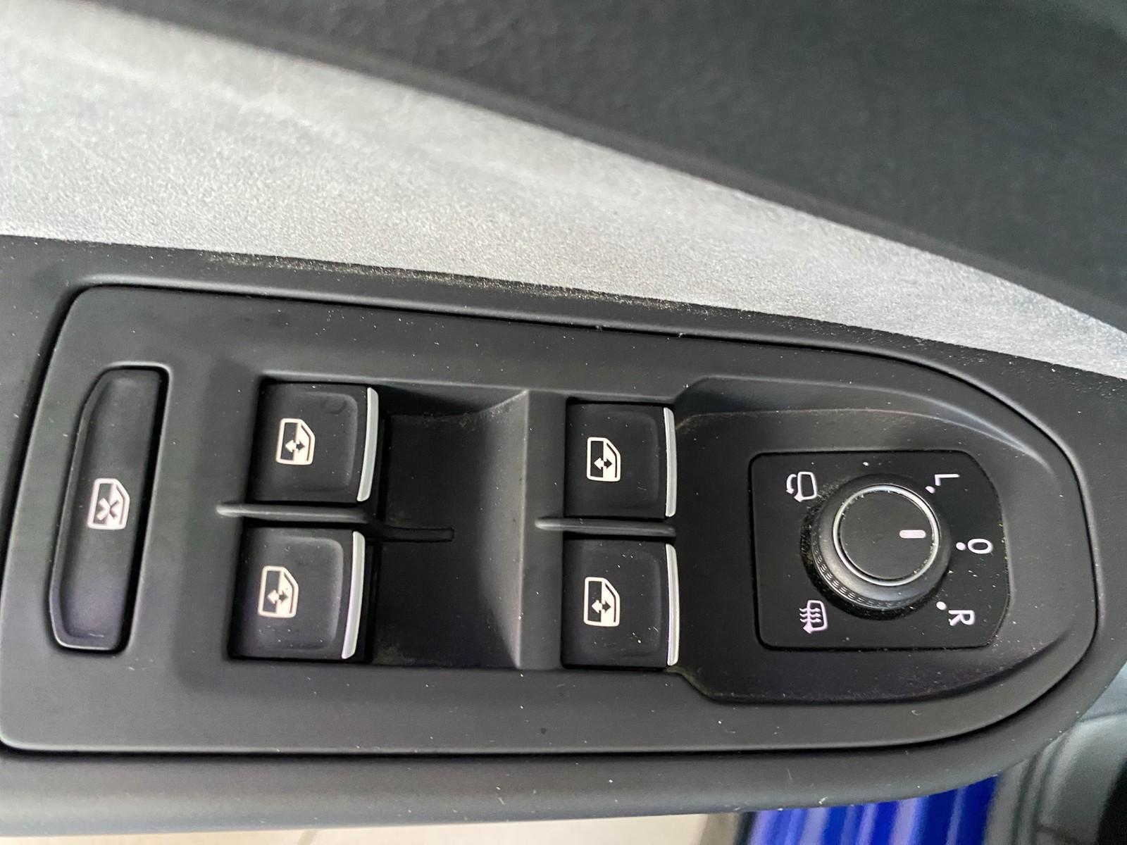 Volkswagen Golf VIII 1.5 eTSI R-Line +DSG+MATRIX+BLACK+LED+, миниатюра 29