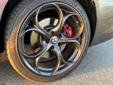 Alfa Romeo Giulia 2.0 Turbo 16V 206 kW AT8-Q4 Veloce Veloce - Alfa Romeo: Veloce