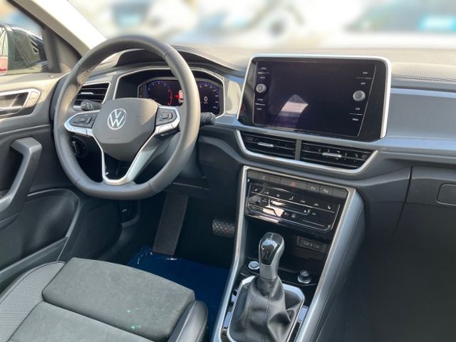 Fahrzeugabbildung Volkswagen T-Roc 1.5 TSI DSG AHK KAMERA