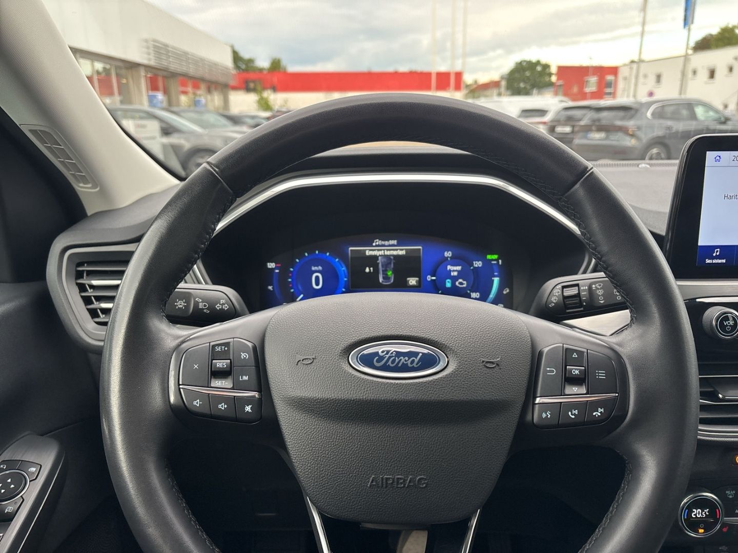 Fahrzeugabbildung Ford Kuga Hybrid Titanium X Navi Digitales Cockpit So