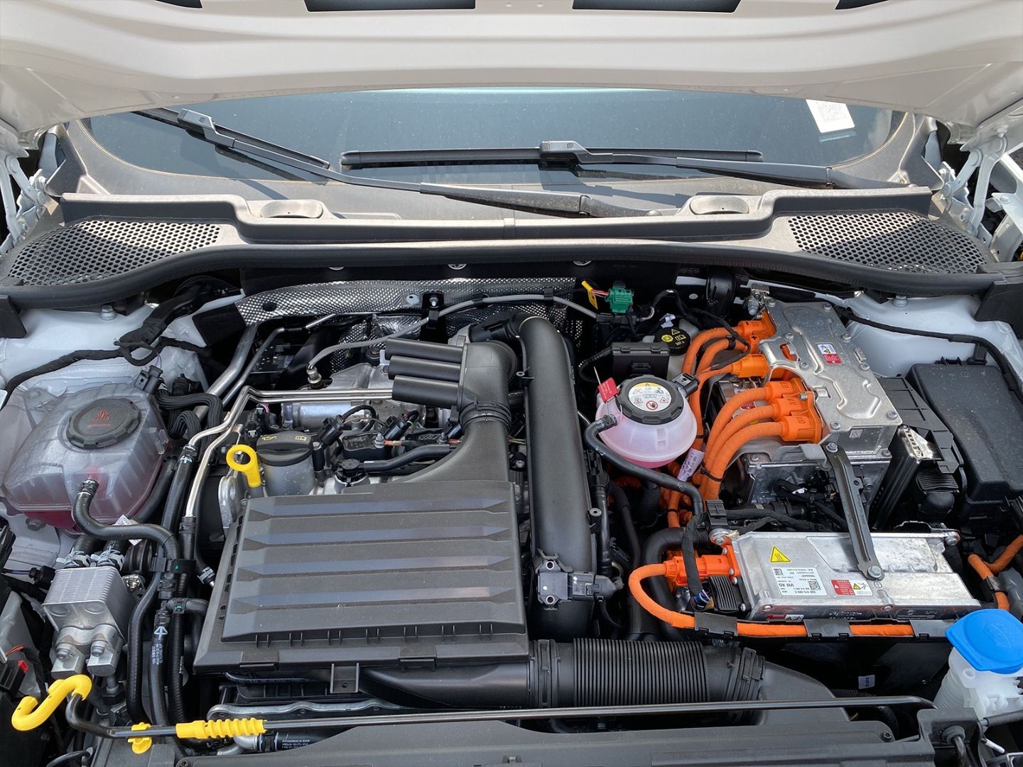 Fahrzeugabbildung CUPRA Formentor Basis e-HYBRID 1.4 EU6d *Navi *Memory