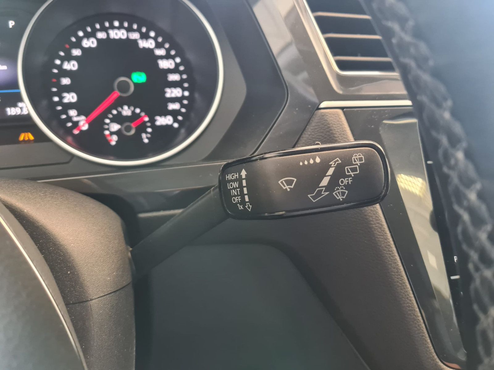 Fahrzeugabbildung Volkswagen Tiguan Allspace Comfortline 4Motion / LED /NAVI/