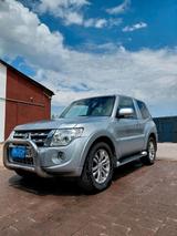 Mitsubishi Pajero - gebrauchte Mitsubishi Pajero aus dem Jahr 2012