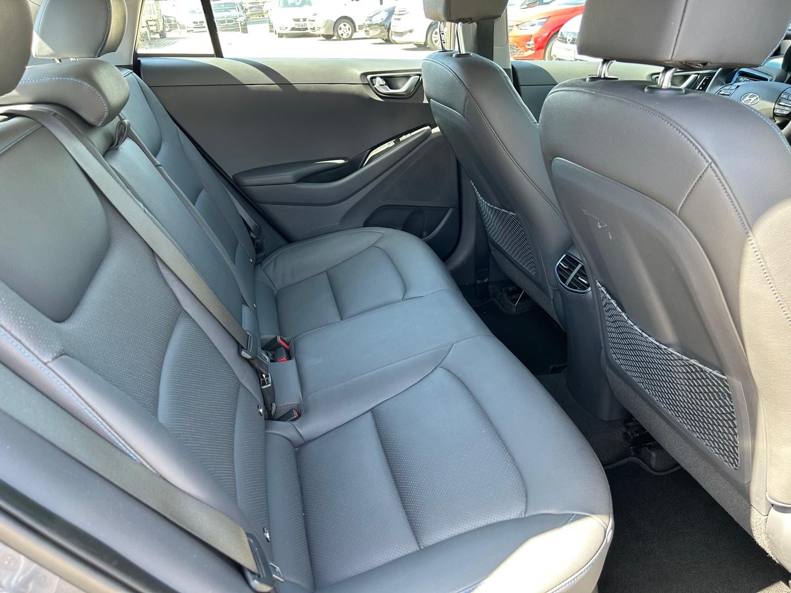 Fahrzeugabbildung Hyundai IONIQ Hybrid Premium°Leder°Kamera°Schiebedach°