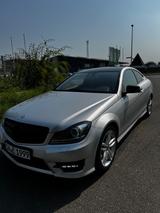 Mercedes-Benz C 250 AMG Sport Coupé Autom. Sport - Mercedes-Benz C 250: Sport