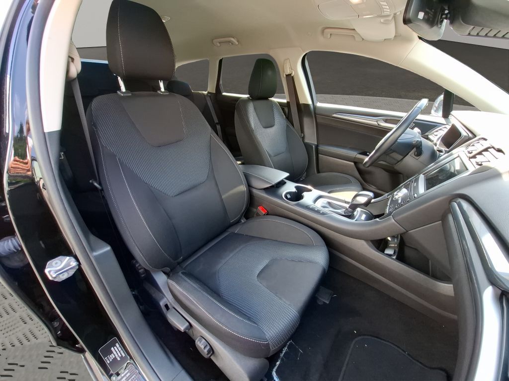 Fahrzeugabbildung Ford Mondeo Turnier 2.0 Hybrid Aut. -Navi- Keyless-