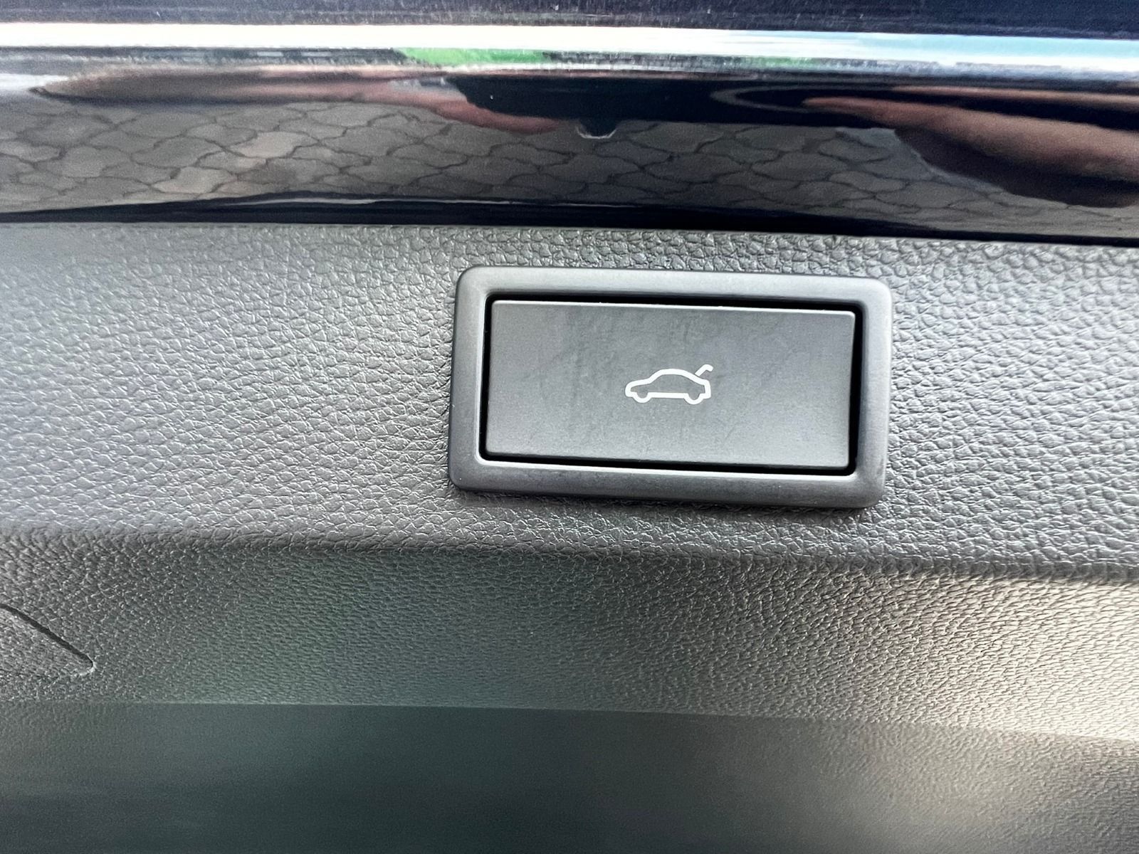 Fahrzeugabbildung SKODA Karoq 1.5 TSI DSG*RFK*SideAss*eHeck