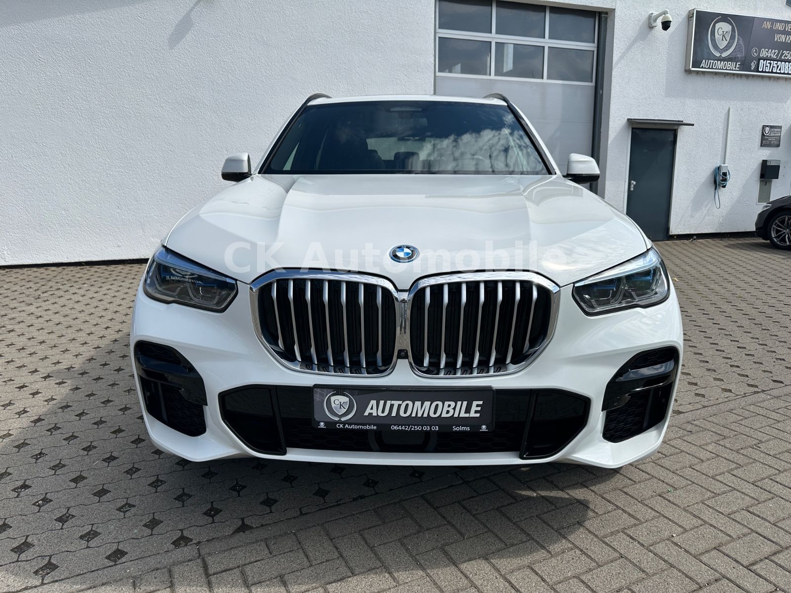 Fahrzeugabbildung BMW X5 xDrive45e M-Sport/Laser/Pano/Head-Up/360°/AHK