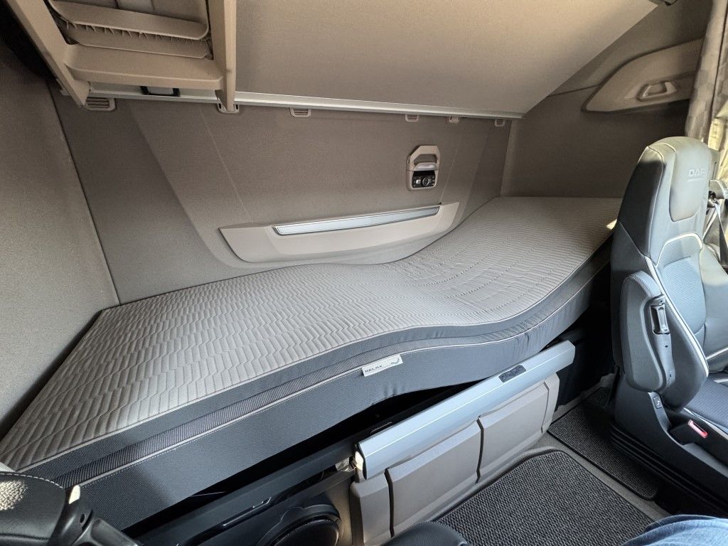 Fahrzeugabbildung DAF FT XG  530 BLAU METALLIC Limited Edition