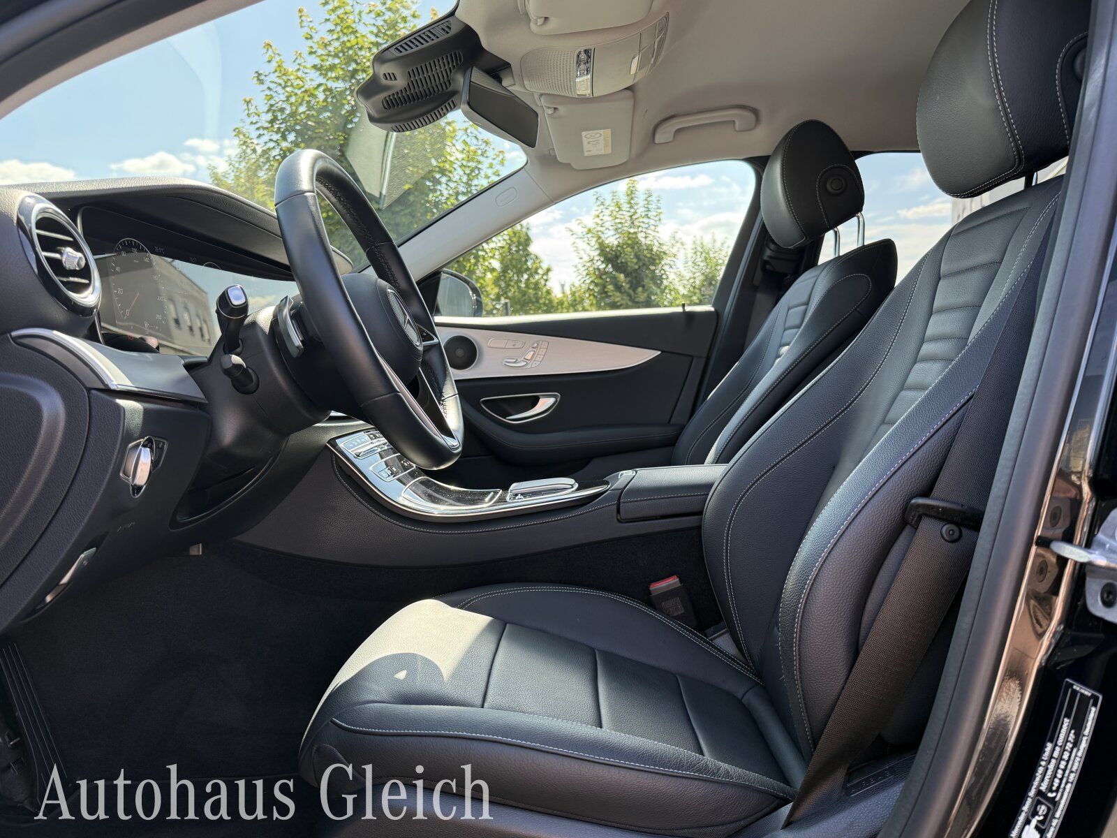 Fahrzeugabbildung Mercedes-Benz E 300 T de Avantgarde (EURO 6d) Distronic/Autom.