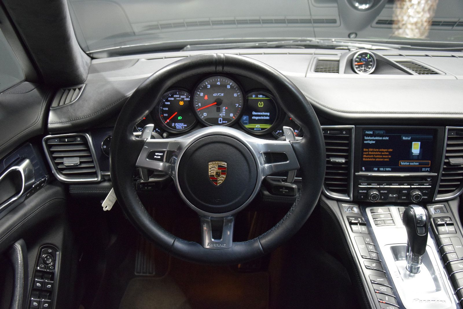 Fahrzeugabbildung Porsche Panamera GTS Bose Schiebedach PASM Sport Chrono