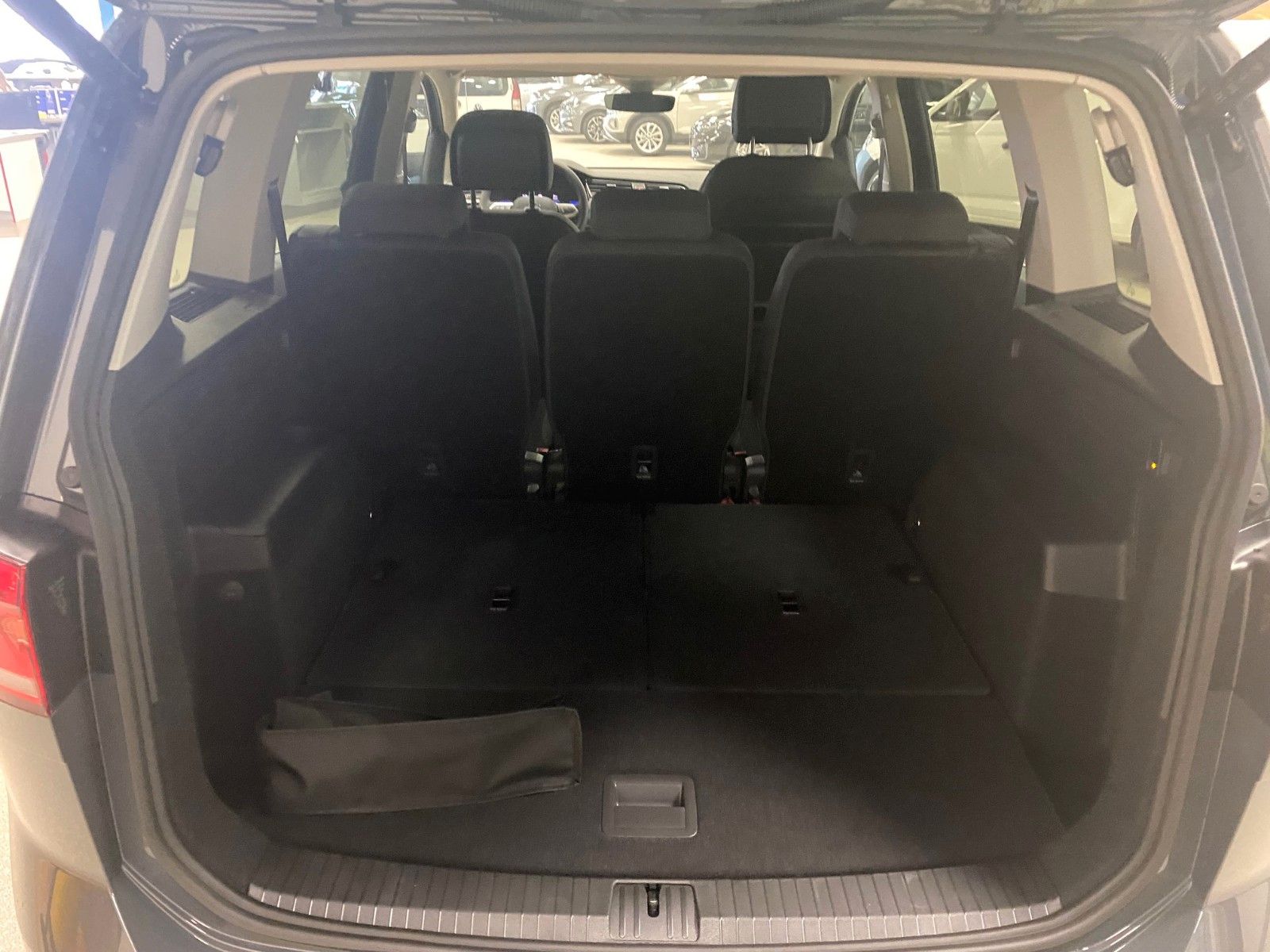 Fahrzeugabbildung Volkswagen Touran 1.5 TSI OPF DSG+4 J, GARANTIE+ACC+AHK+LED