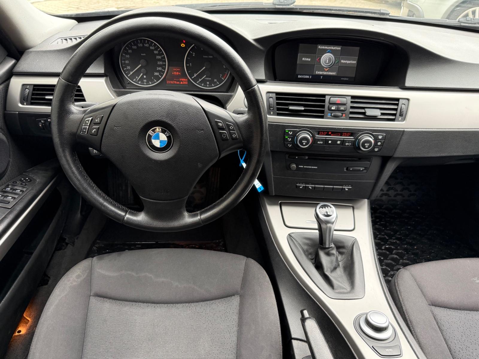BMW 318 2007 — photo 10