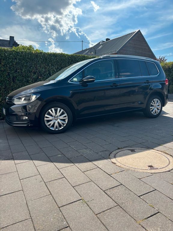 Image of Volkswagen Touran