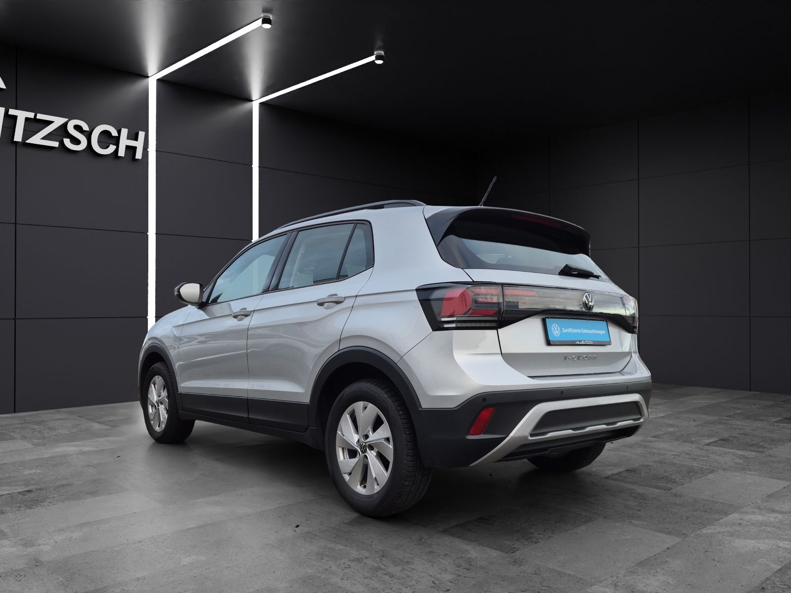 Fahrzeugabbildung Volkswagen T-Cross TSI Life LED Navi AID ACC PDC SH LM