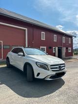 Mercedes-Benz GLA 200 CDI 4MATIC DCT Urban  - Mercedes-Benz GLA 200 in Köln