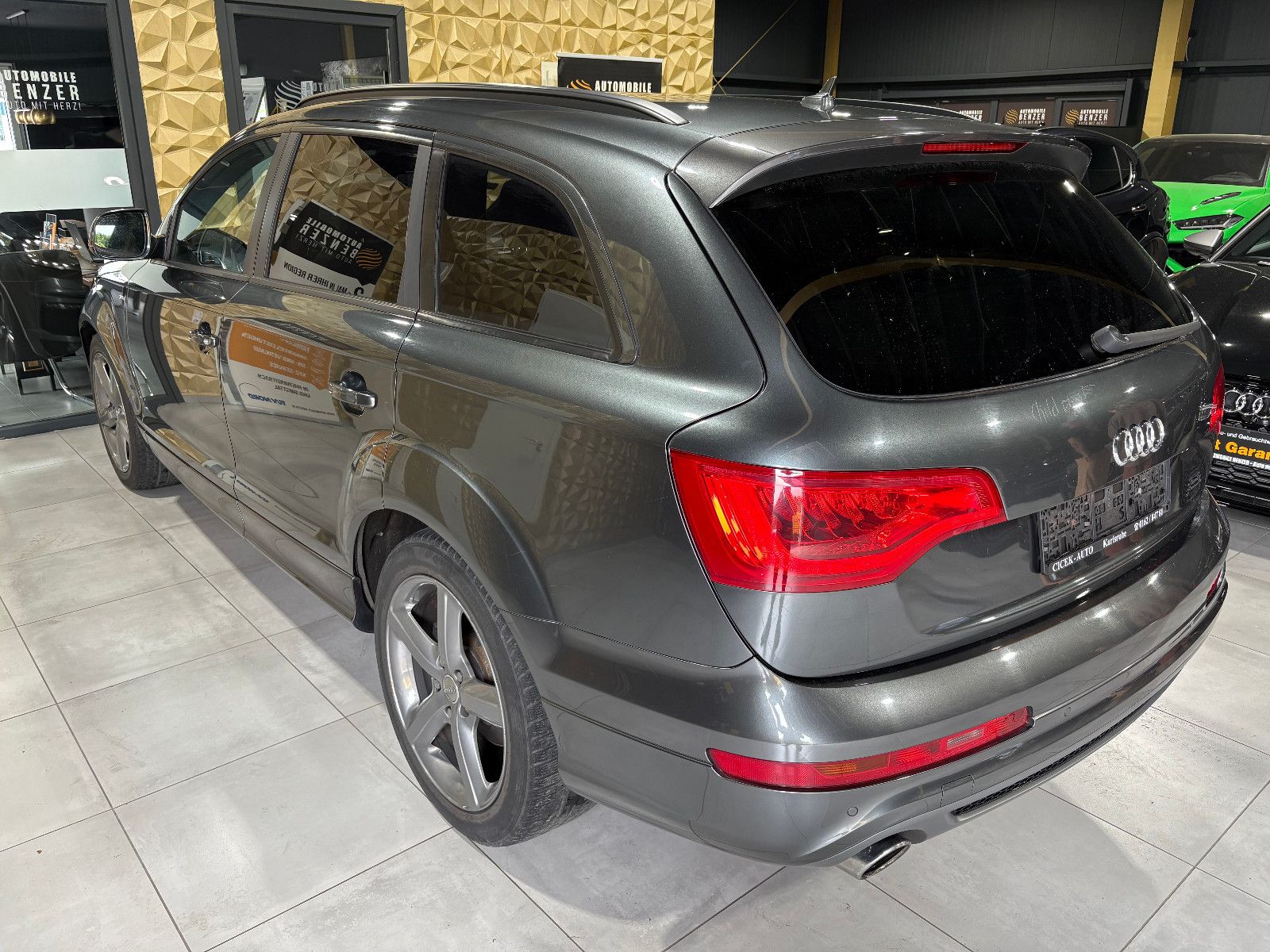 Fahrzeugabbildung Audi Q7 3.0 TDI quattro/S-LINE/MEMORY/XENON/7-SITZ/V6