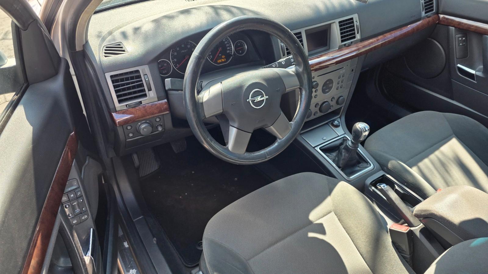 Opel Vectra 2004 — photo 5