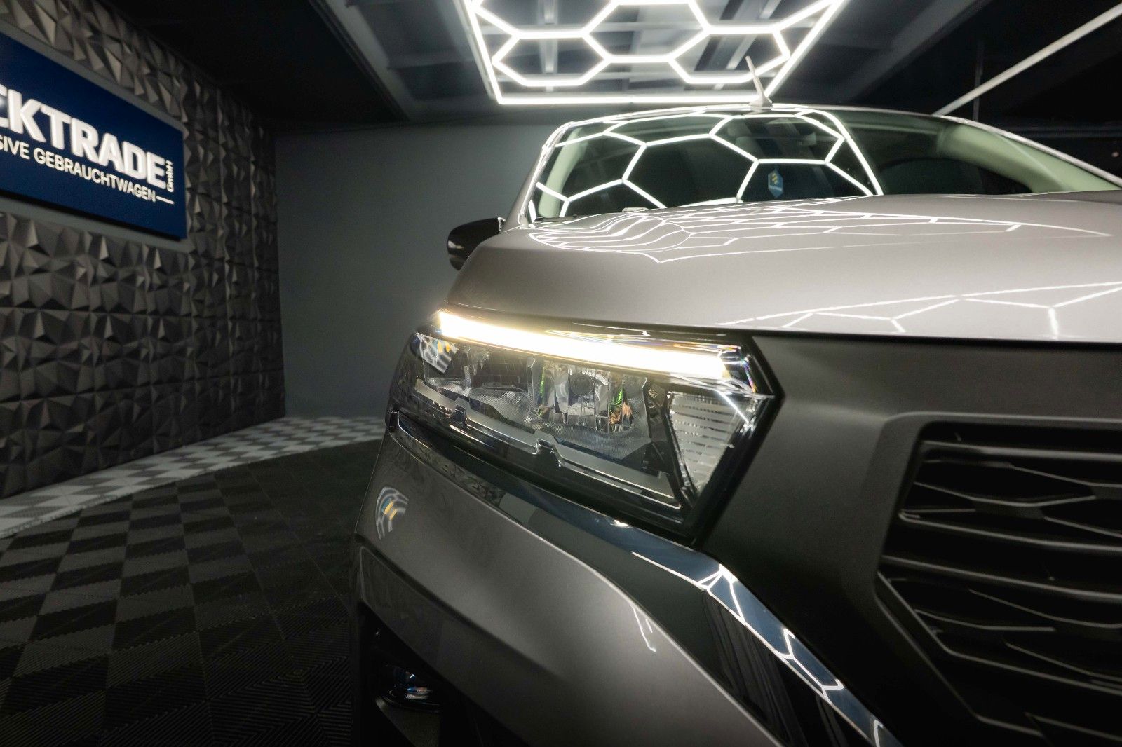 Fahrzeugabbildung Nissan Townstar Kombi L2 Tekna 7 Sitze *LED*Kamera*Navi