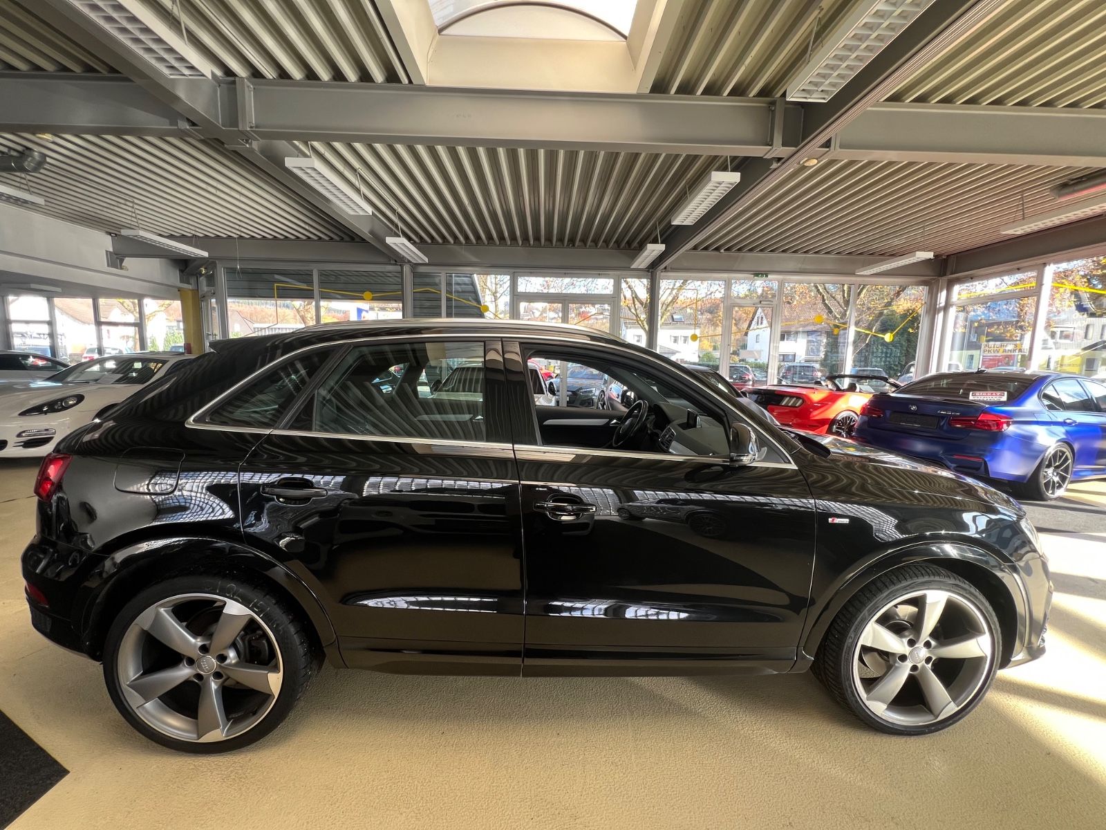 Fahrzeugabbildung Audi Q3 sport S line quattro