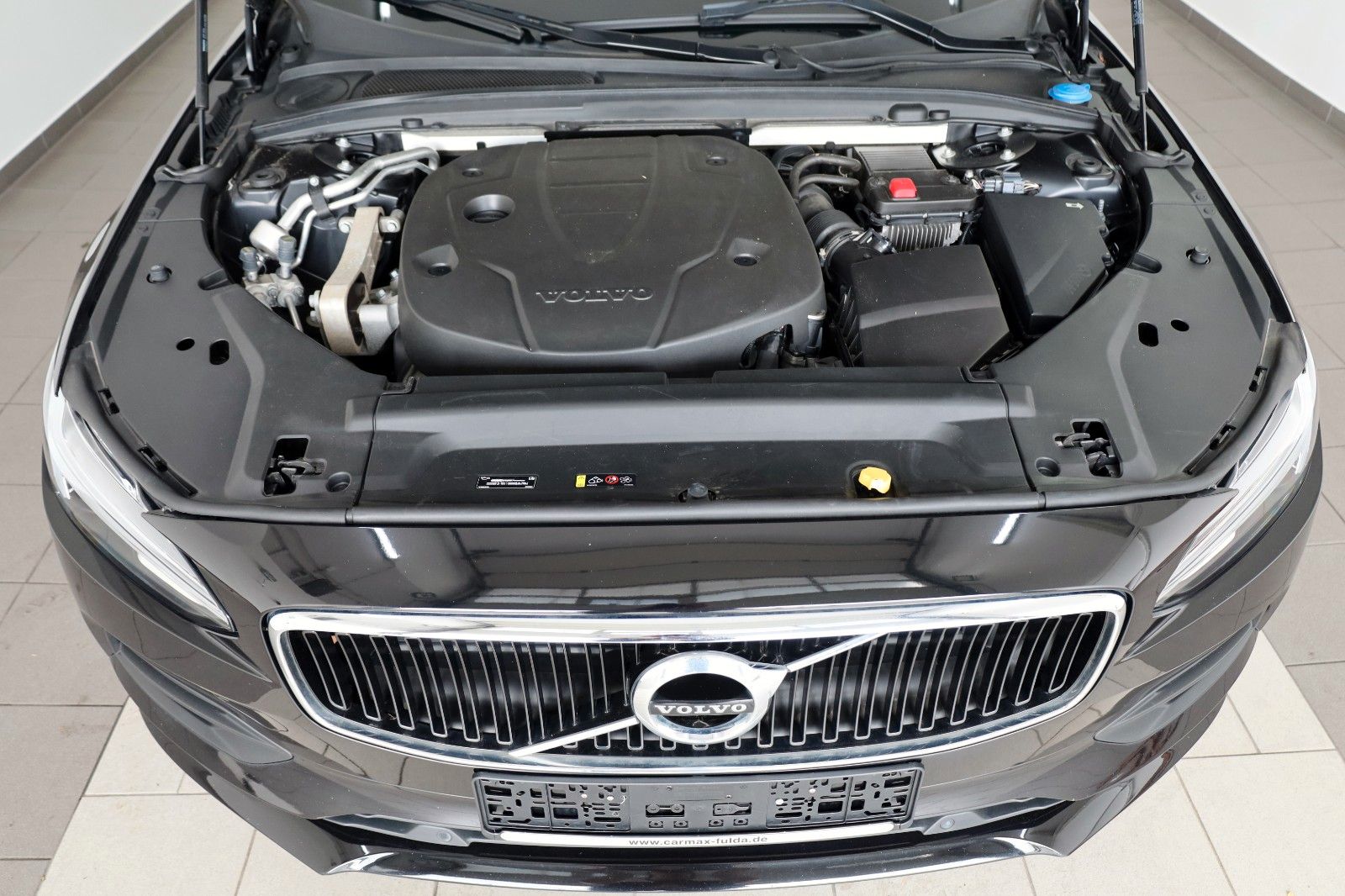 Fahrzeugabbildung Volvo V90 Momentum Pro,Leder,Navi,LED,SH,Kamera,SD,ACC
