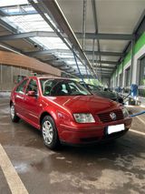 Volkswagen VW Bora 1,6 1.Hand Garagenfahrzeug - Volkswagen Bora aus 1999