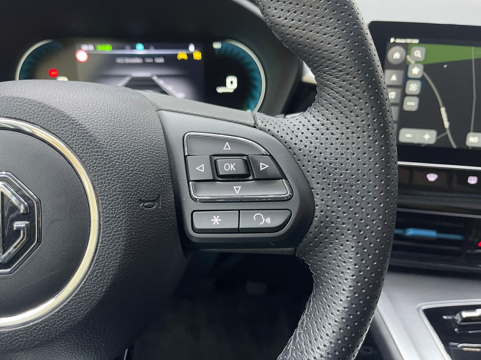 Fahrzeugabbildung MG MG5 51 KWH Luxury NAVI+LED+SHZ+DAB+ACC+360°+DAB+