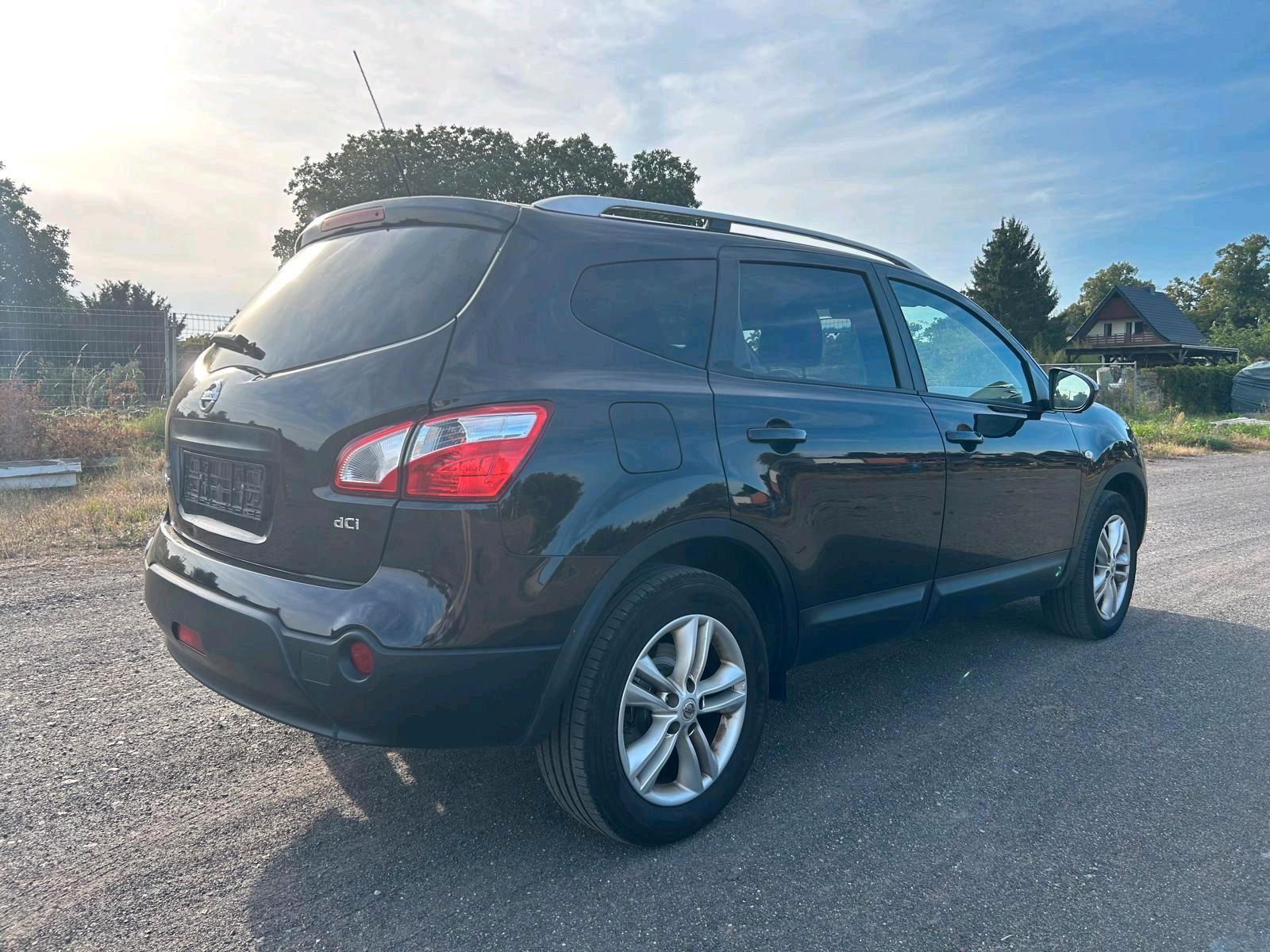 Nissan Qashqai+2 2012 — engine 131 HP (96kW)