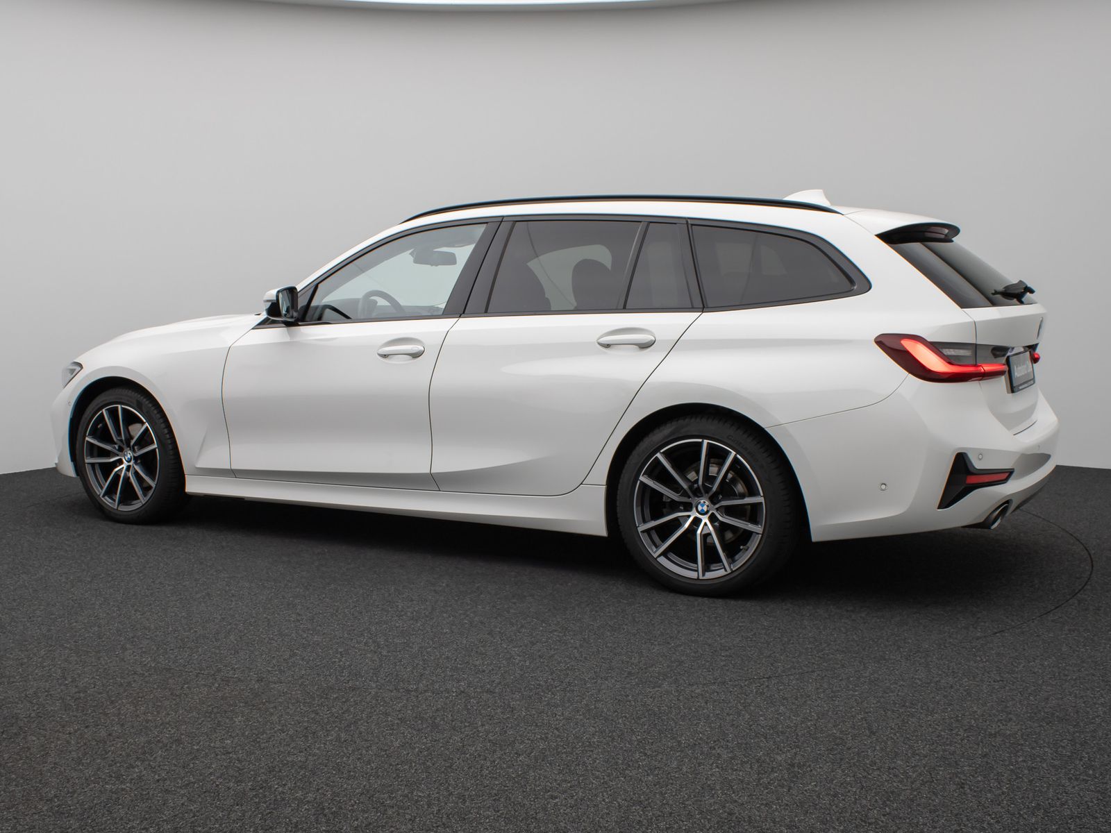 Fahrzeugabbildung BMW 320d Sport Line Kamera DAB HiFi DrivAssist Alarm