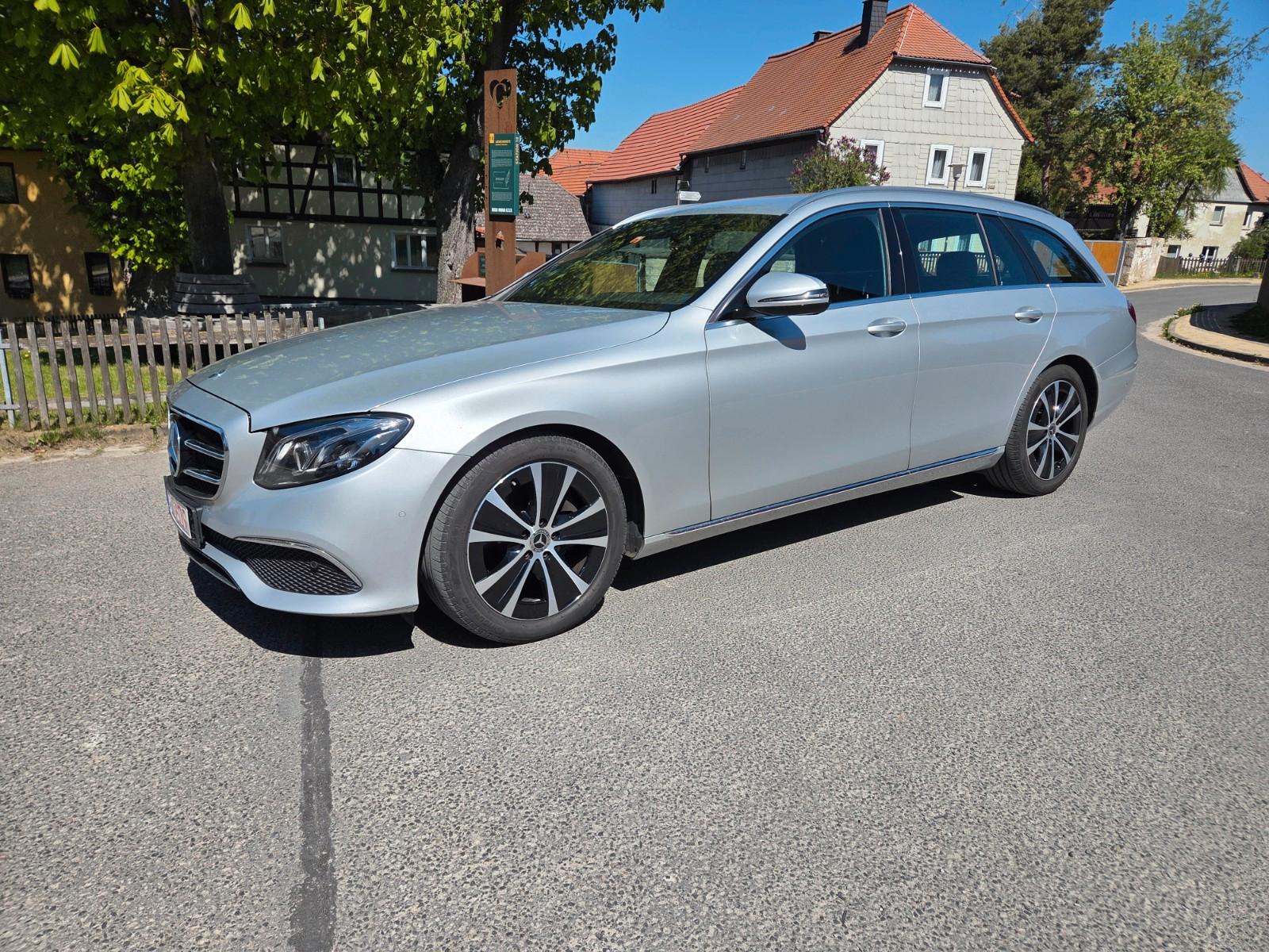 Mercedes-Benz E 220 d T Autom. NAVI TOP ZUSTAND SERVICEHEFT ME