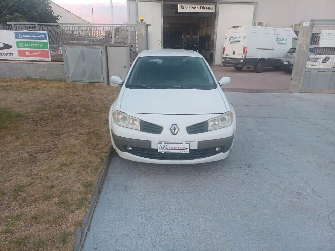 Renault Megane 2006 — rear view