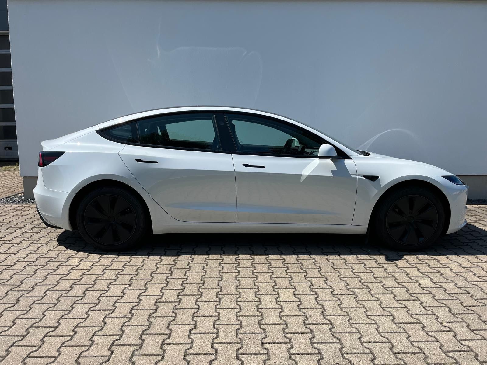 Tesla Model 3 Premium Long Range Dual AWD 6.000 km foto 2