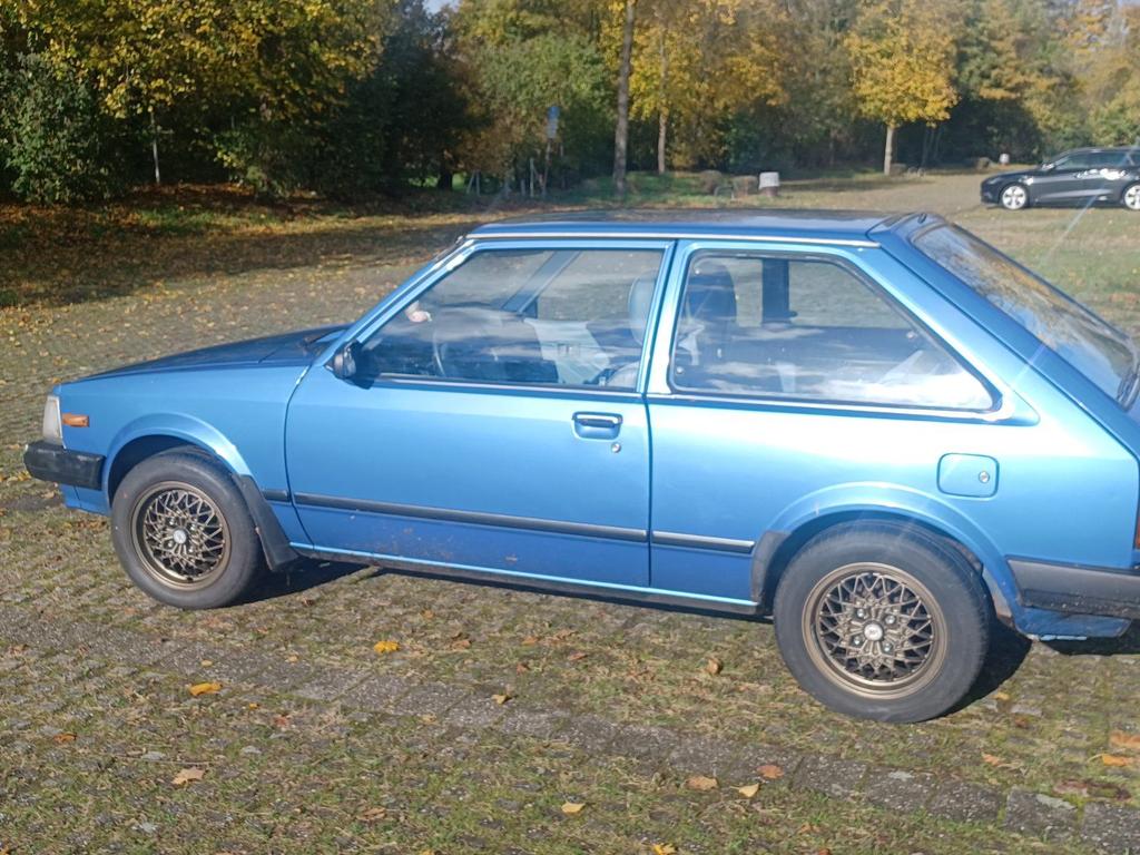 Mazda 323