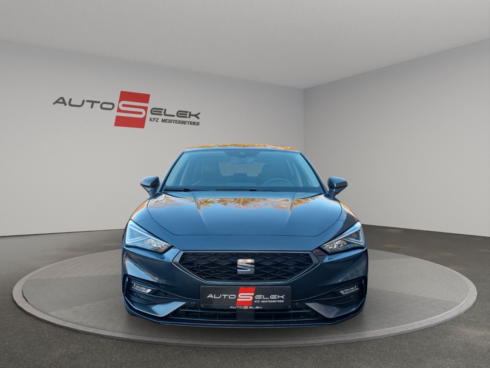 Fahrzeugabbildung SEAT Leon FR Sports LED+NAV+APP+ACC