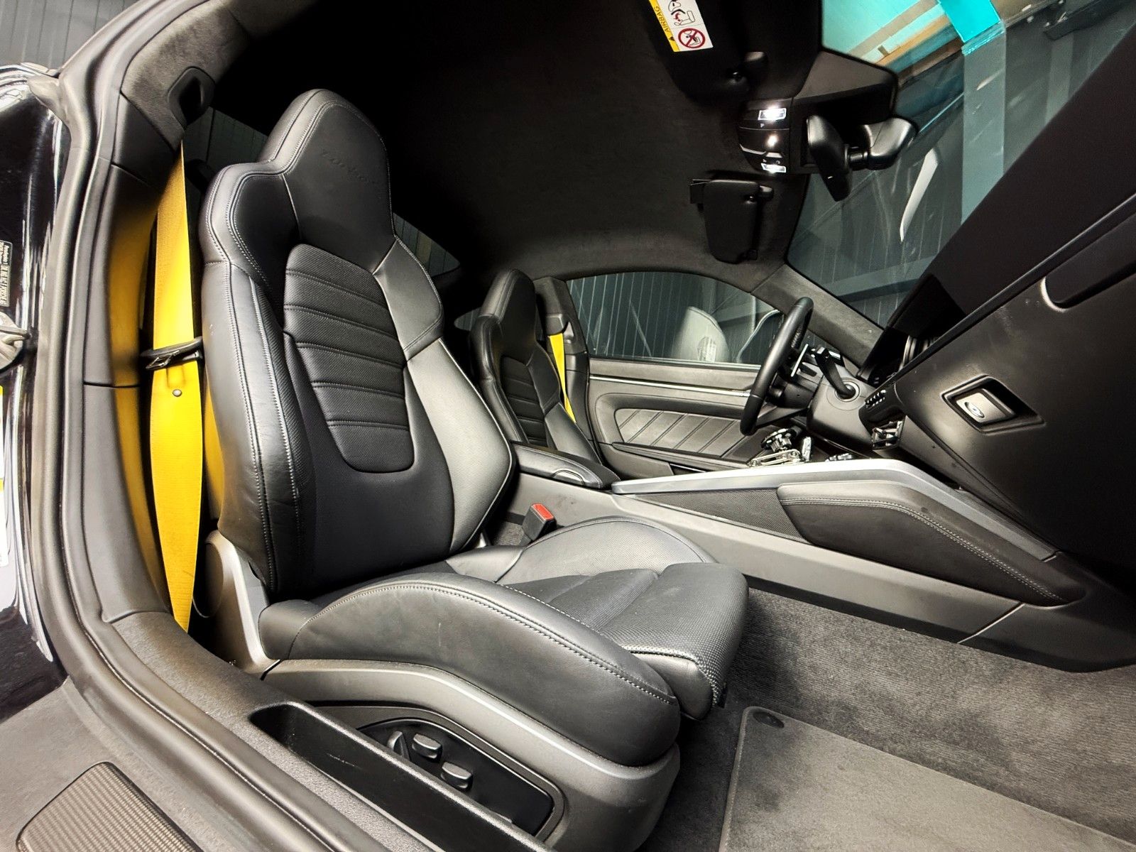 Fahrzeugabbildung Porsche Turbo S + Burmester + PCCB + Carbon Dach + Appro